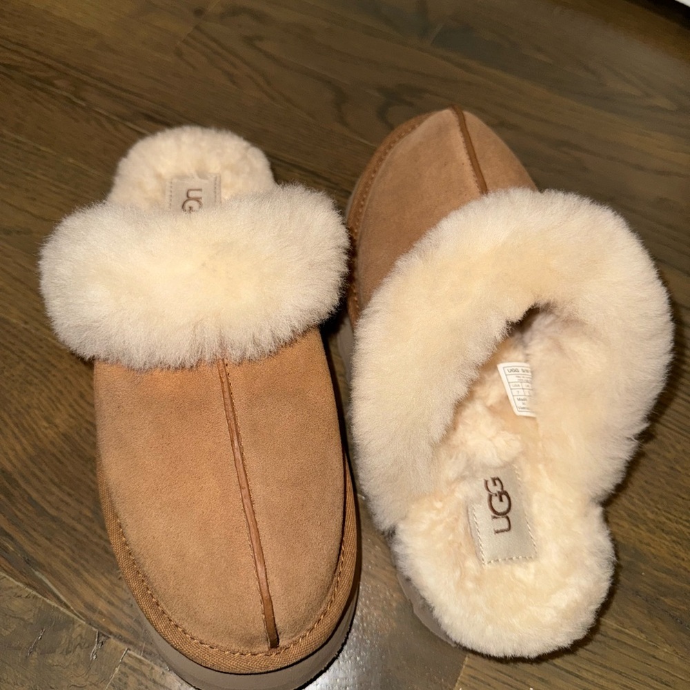 Chestnut Ugg platform slippers